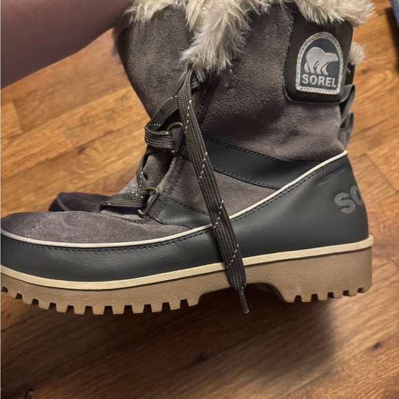 Sorel Women's Charcoal and Black Winter Boots - Picture 2 of 6